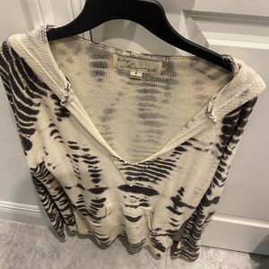 Cream and Black Patterned pull over